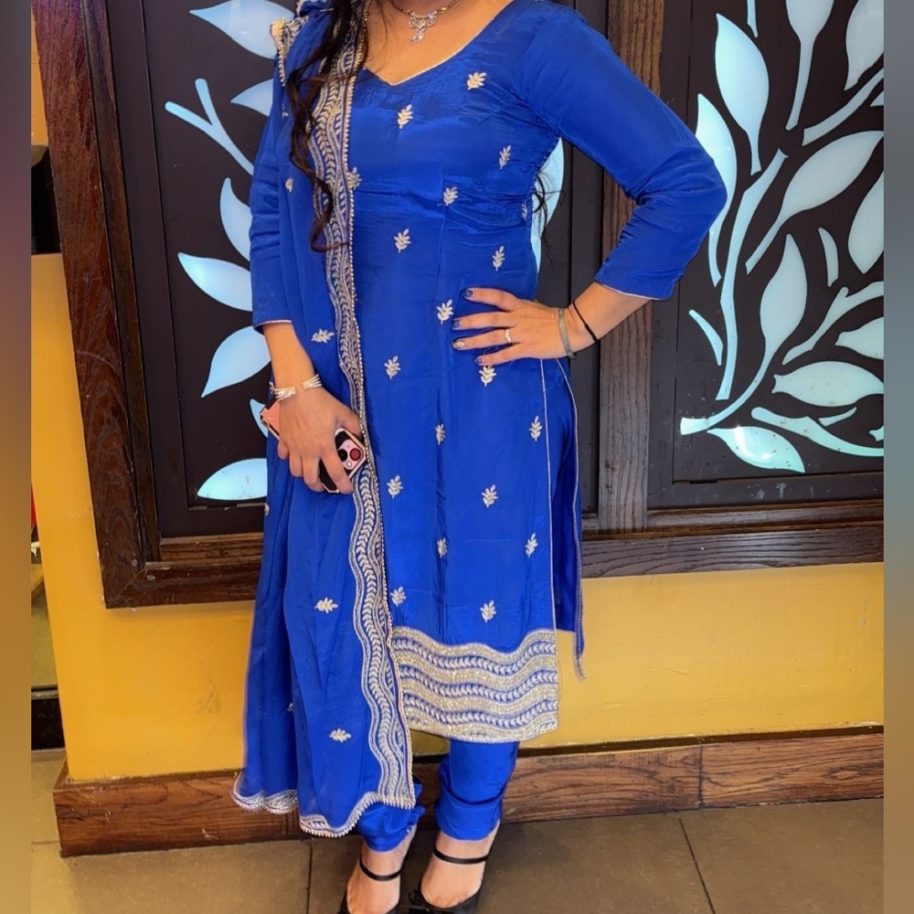 Indian Pakistani Punjabi - suit Elegant Blue Embroidered Dress